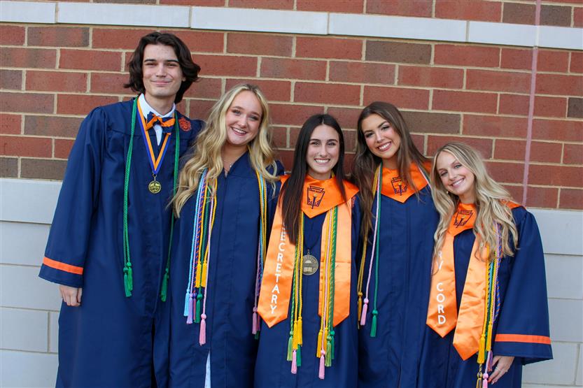 Seniors graduate from Summit High